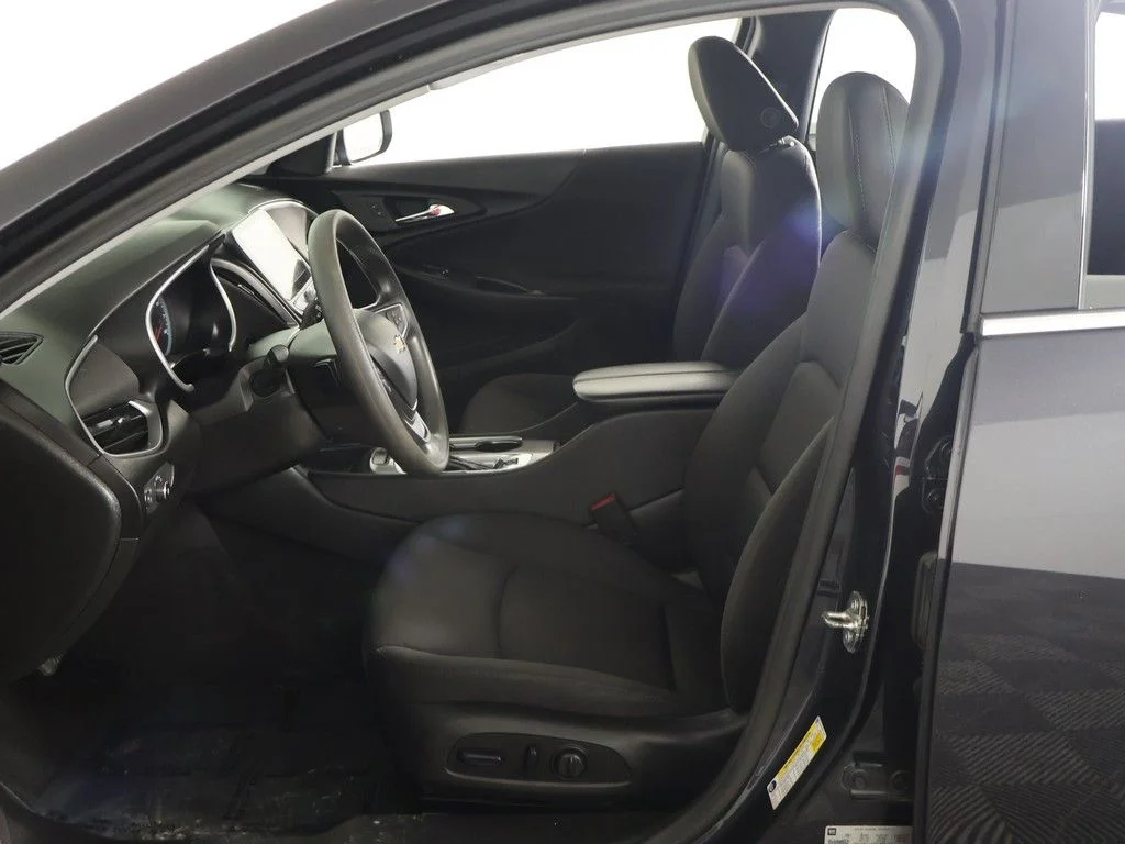 Used 2023 Gray Chevrolet LT image 21