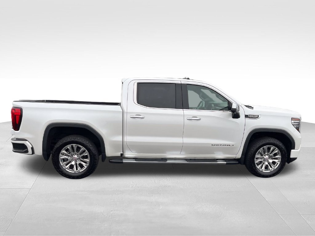 Used 2022 White GMC Denali image 6