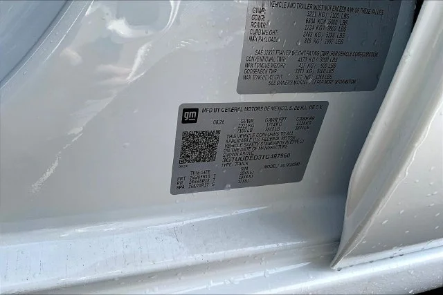 2026 GMC Sierra 1500 SLT - Photo 8