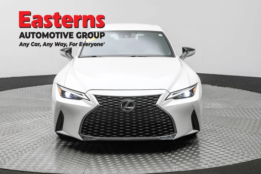 Used 2021  Lexus 300 image 2