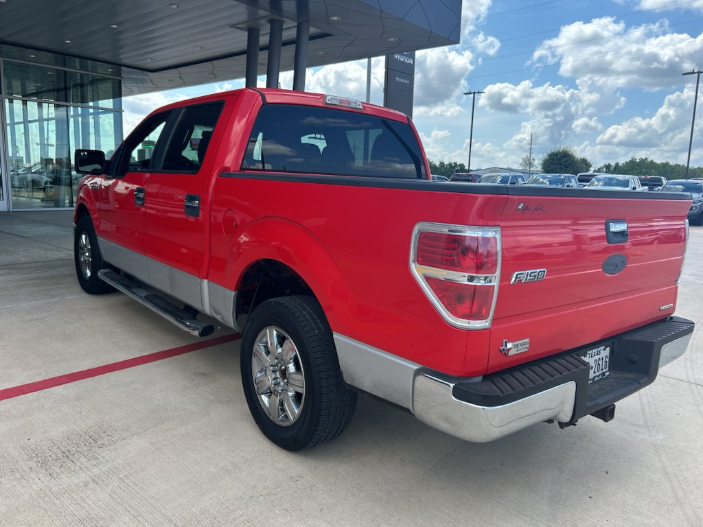 Used 2011 Race Red Ford XLT image 2
