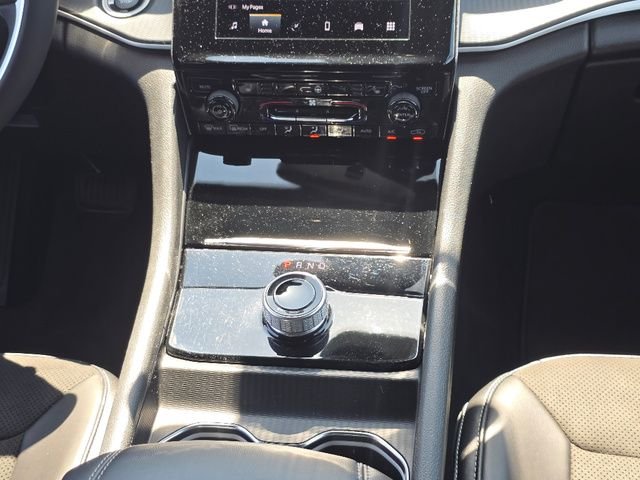 Certified Used 2024 Diamond Black Crystal Pearlcoat Jeep Altitude image 21