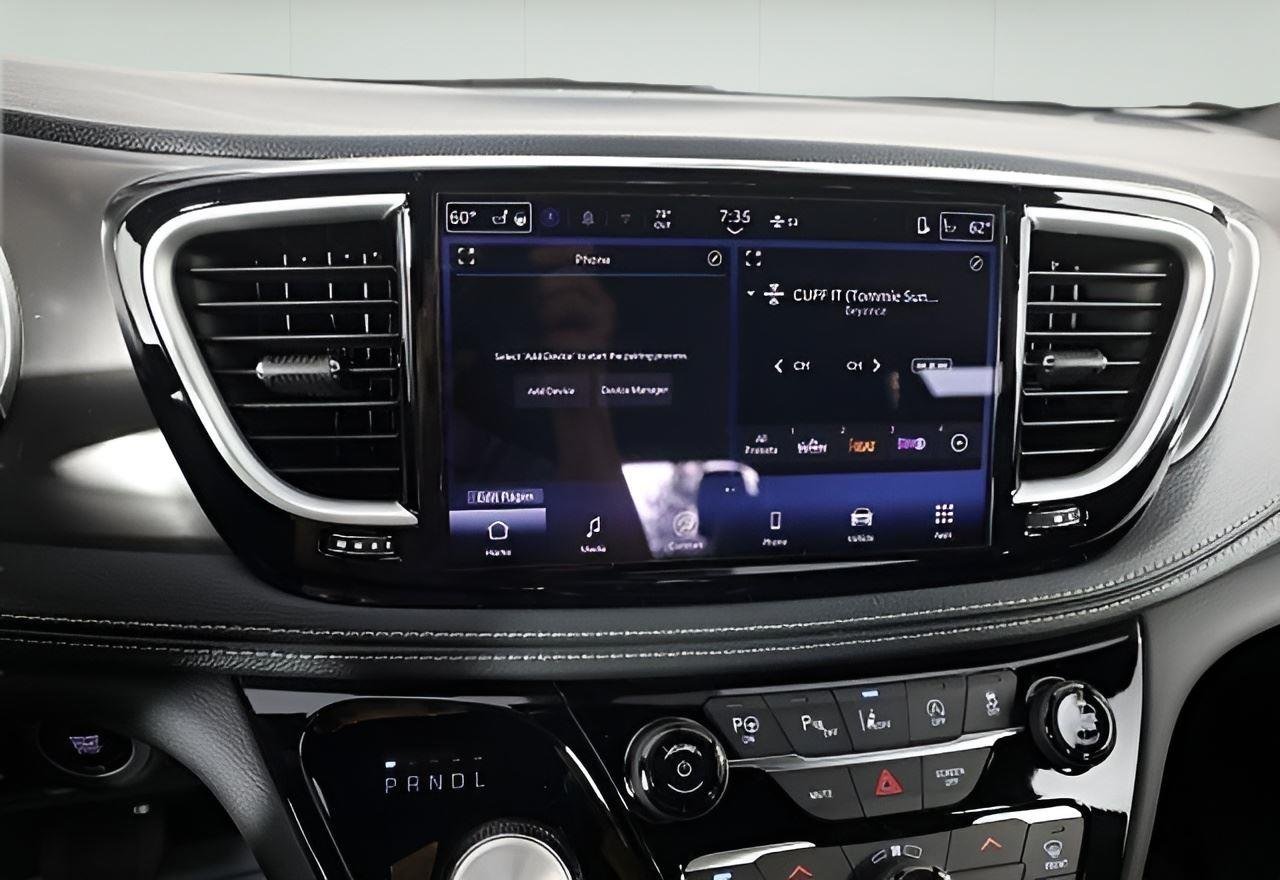 2025 Chrysler Pacifica Select - Photo 13