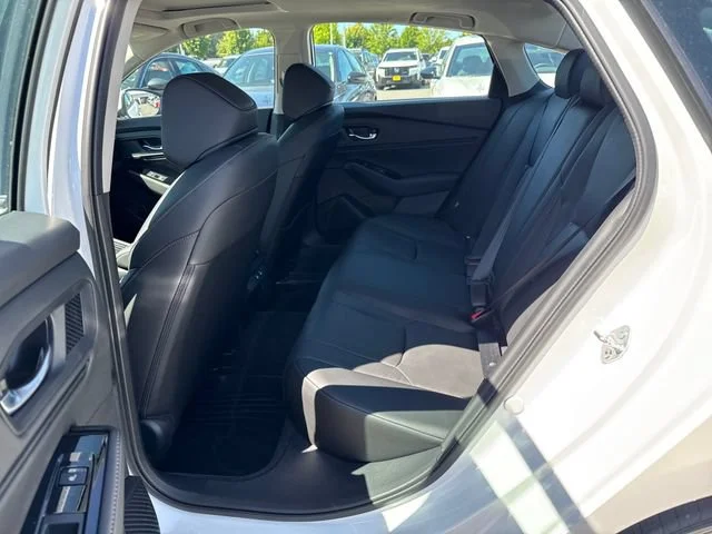 New 2026 Platinum White Pearl Honda Touring image 14