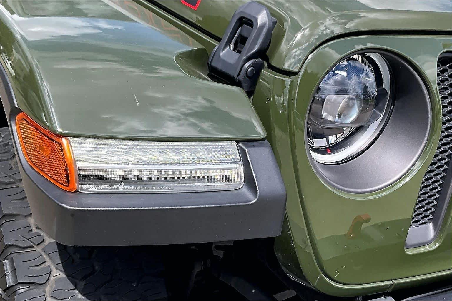 Used 2023 Sarge Green Clearcoat Jeep Rubicon image 26