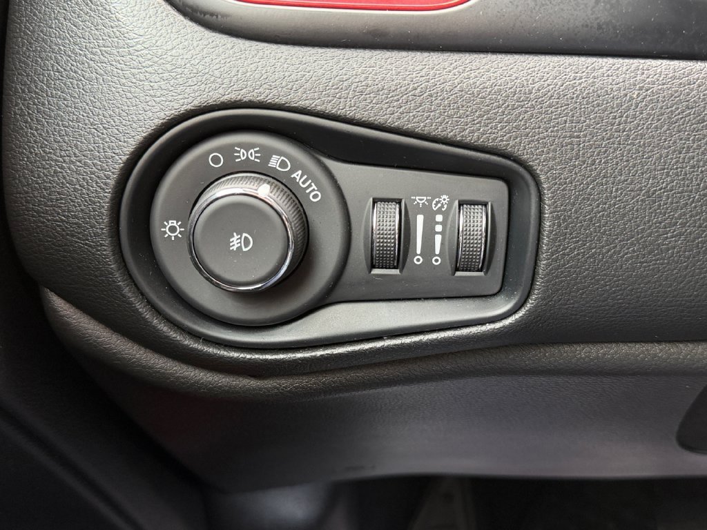 Used 2023 Colorado Red Clearcoat Jeep Trailhawk image 20