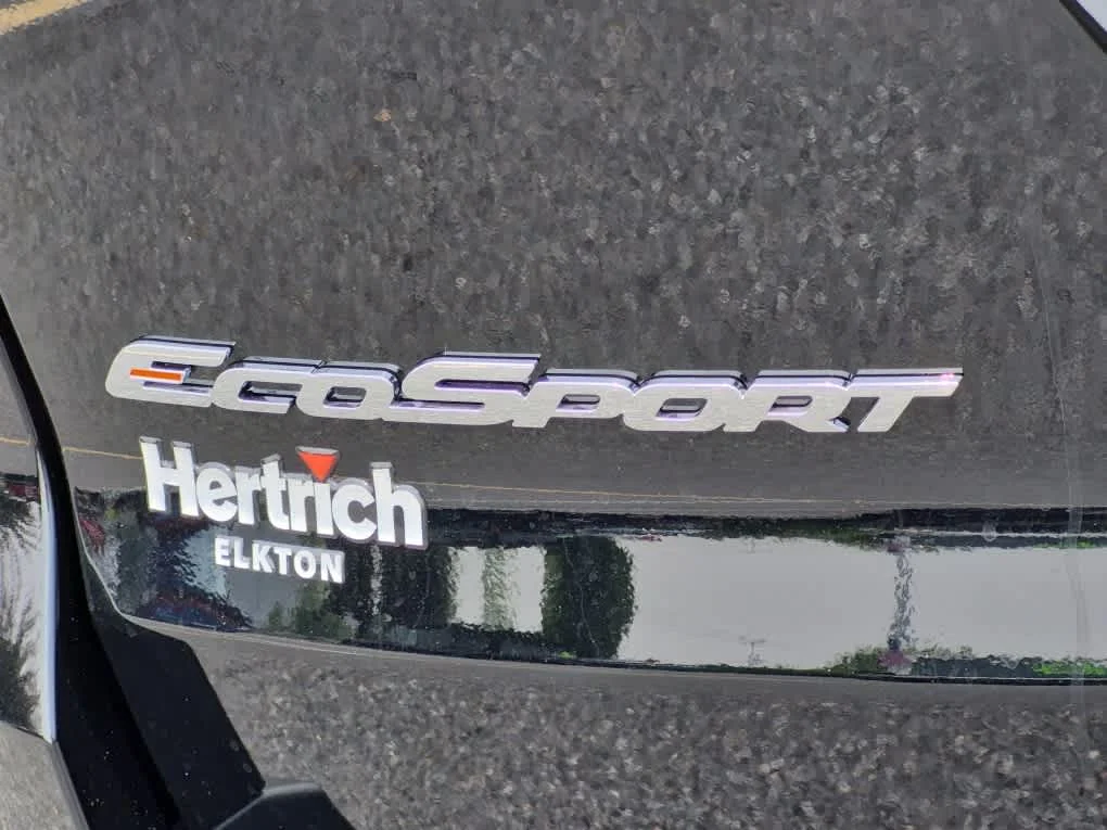 Used 2020 Shadow Black Ford SE image 21