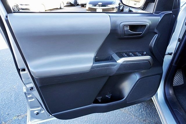 Used 2022 Silver Toyota SR5 image 23