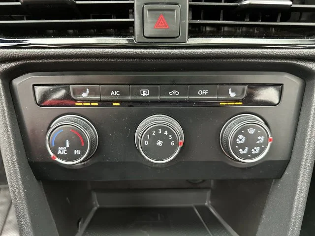 Used 2022 Black Volkswagen 1.5T SE image 18
