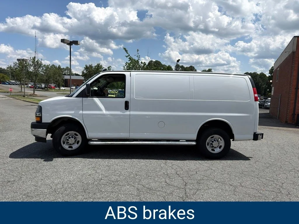 Used 2024 Summit White Chevrolet WT image 9