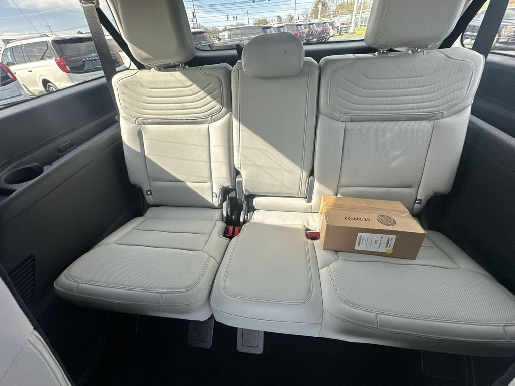 New 2026 Silver Ford Platinum image 30