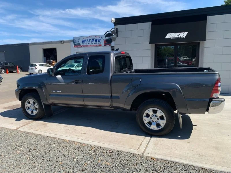 Used 2015 Gray Toyota Pickup 4D 6 ft image 5