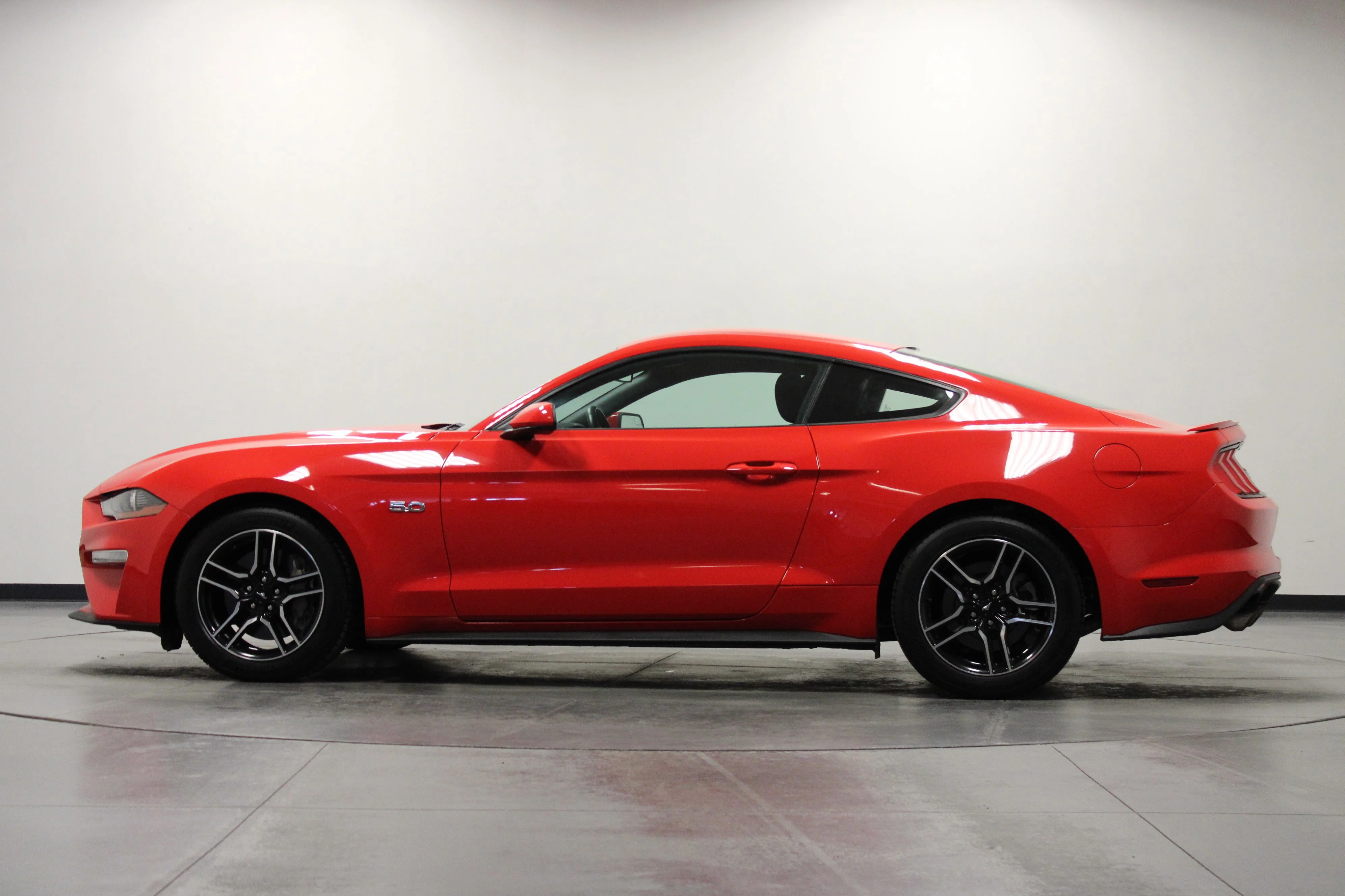 Used 2018 Race Red Ford GT image 7