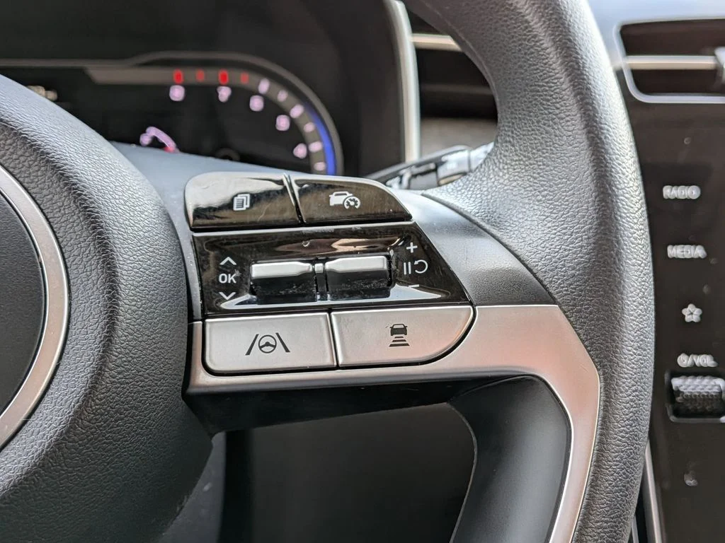 Used 2022 Gray Hyundai SEL image 16