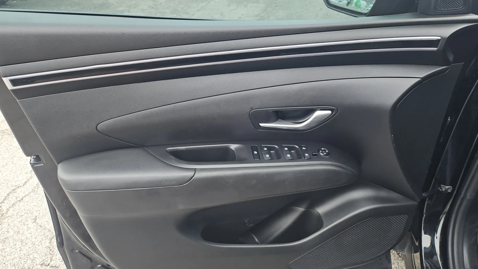 Used 2023 Black Hyundai SEL image 10