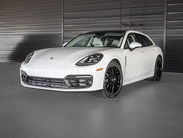 2023 Porsche Panamera 4
