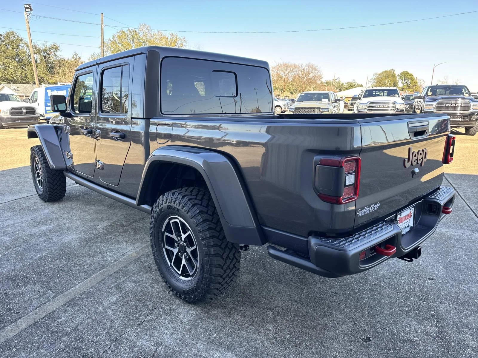 New 2026 Granite Crystal Metallic Clear-Coat Exterior Paint Jeep Rubicon image 4