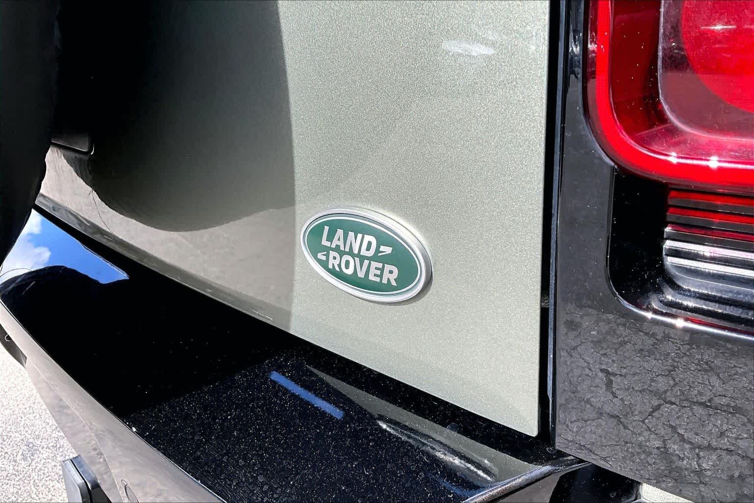 Used 2023 Pangea Green Metallic Land Rover SE image 31