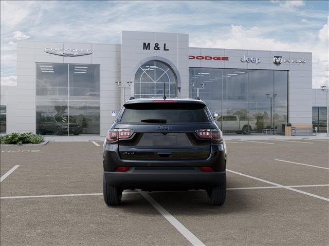 New 2026 Diamond Black Crystal Pearl-Coat Exterior Paint Jeep Latitude Altitude image 7