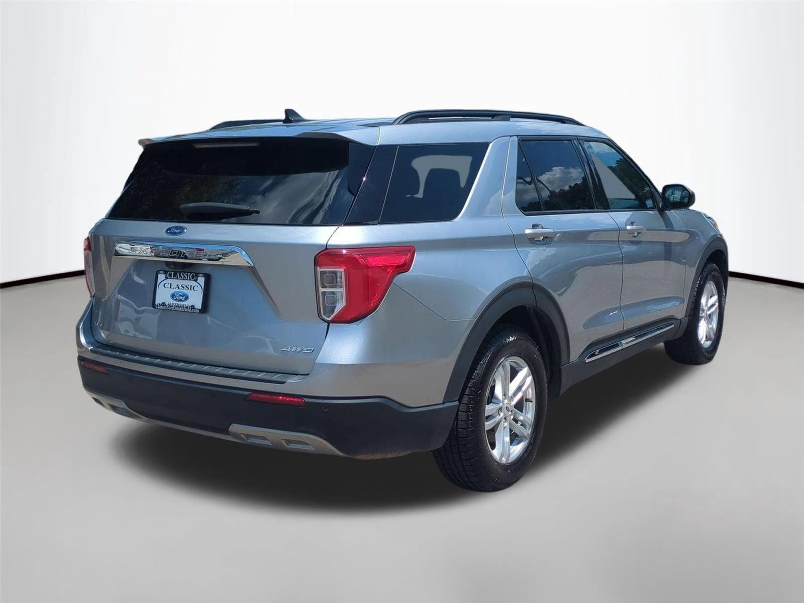 Used 2023 Iconic Silver FORD XLT image 5
