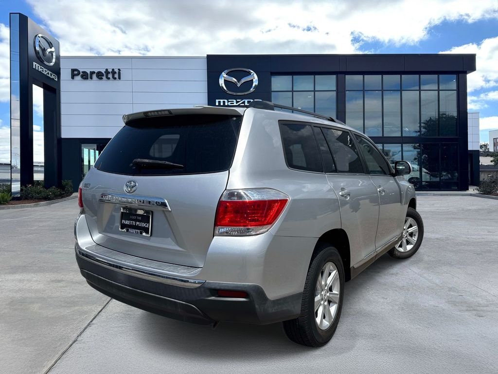 Used 2011 Silver Toyota Base image 6