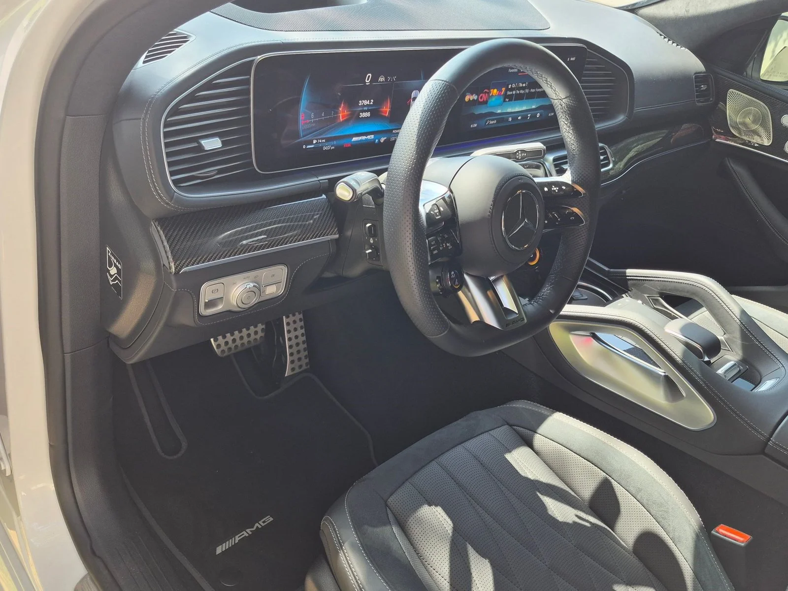 Used 2026 Manufaktur Moonlight White Metallic Mercedes-Benz AMG® GLE 63 S image 2
