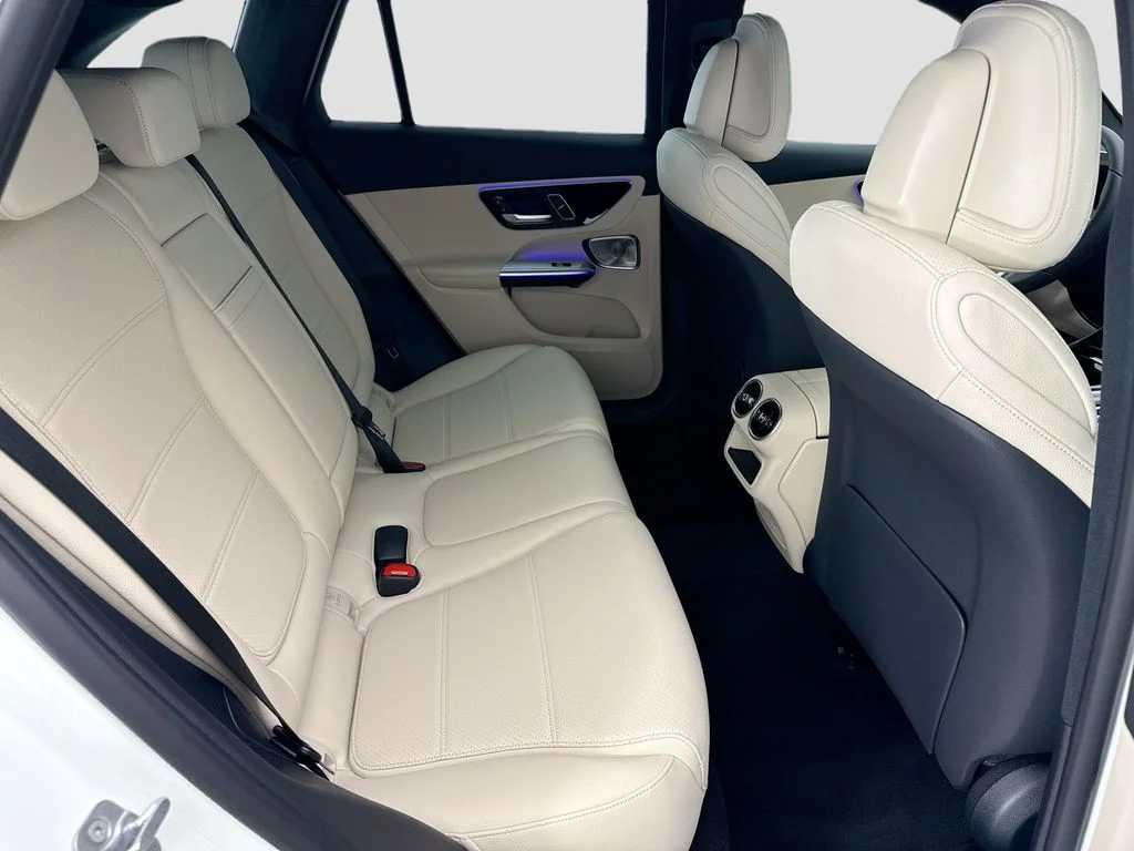 New 2026 White Mercedes-Benz GLC 300 image 21