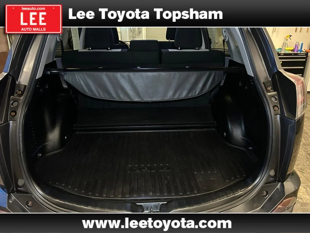 Used 2018 Magnetic Gray Metallic Toyota Hybrid XLE image 19