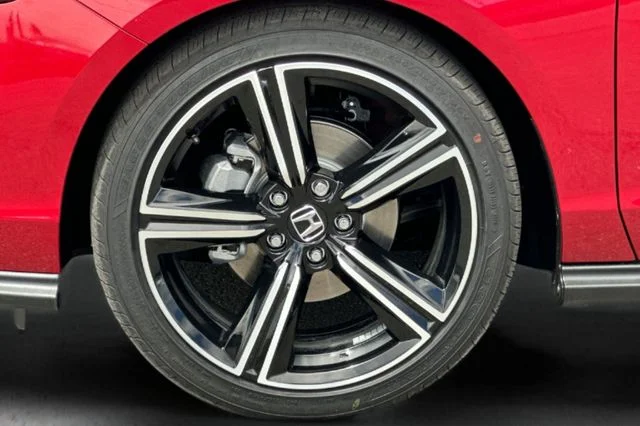 New 2026 Radiant Red Metallic Honda SE image 31