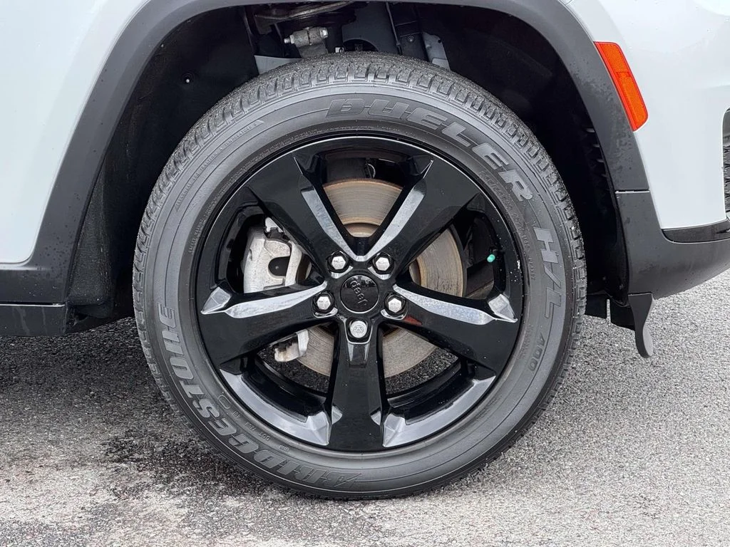 Used 2024 White Jeep Altitude X image 12