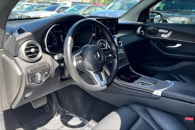 Certified Used 2022  Mercedes-Benz GLC 300 image 13