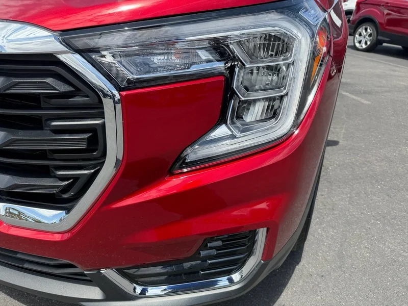 Used 2024 Volcanic Red Tintcoat GMC SLE image 23