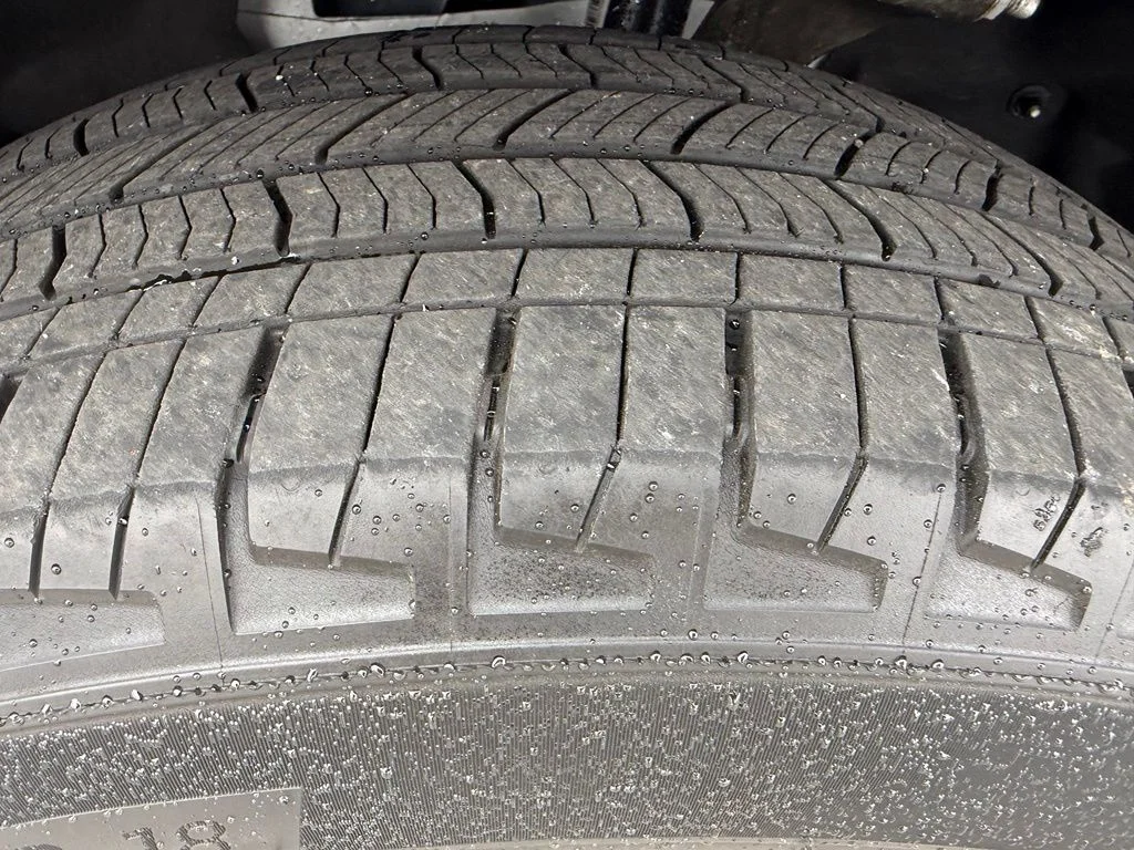 Used 2023 White Jeep Limited image 19