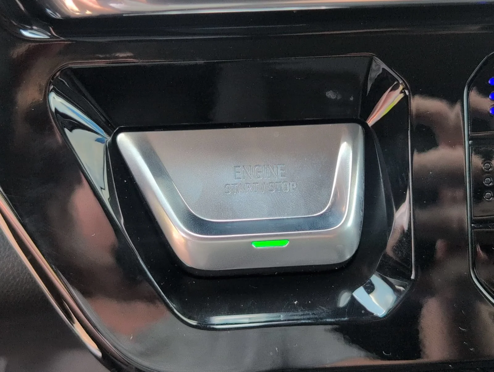 New 2026 Titanium Rush Metallic GMC Denali image 21