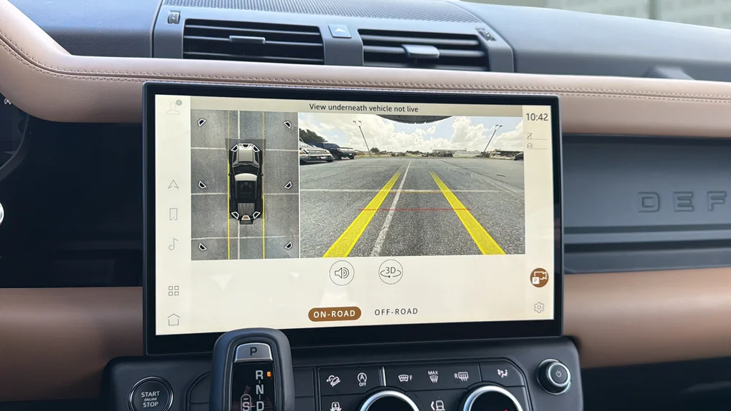 New 2026 Black Land Rover X-Dynamic SE image 23