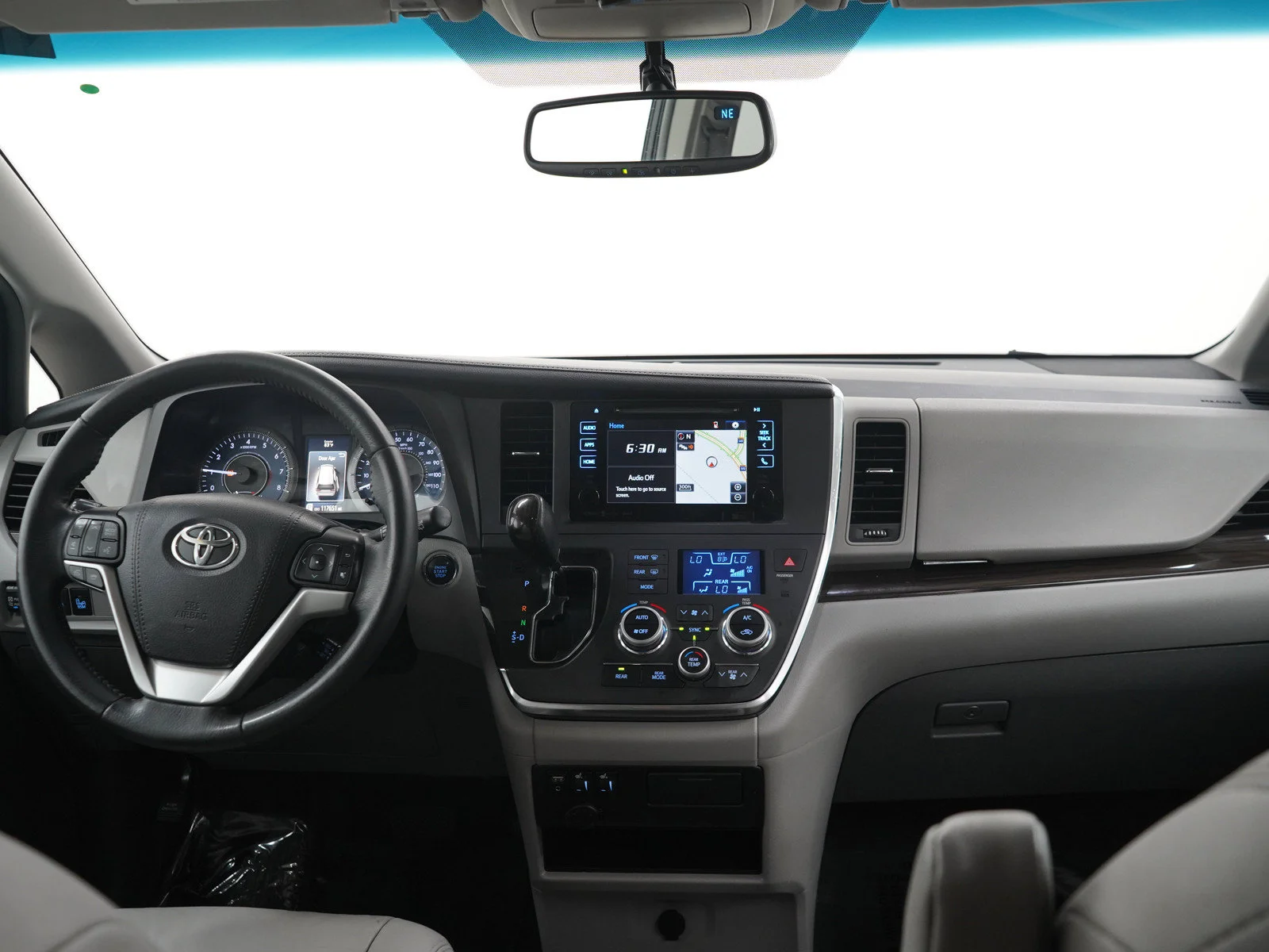Used 2017 White Toyota XLE image 14