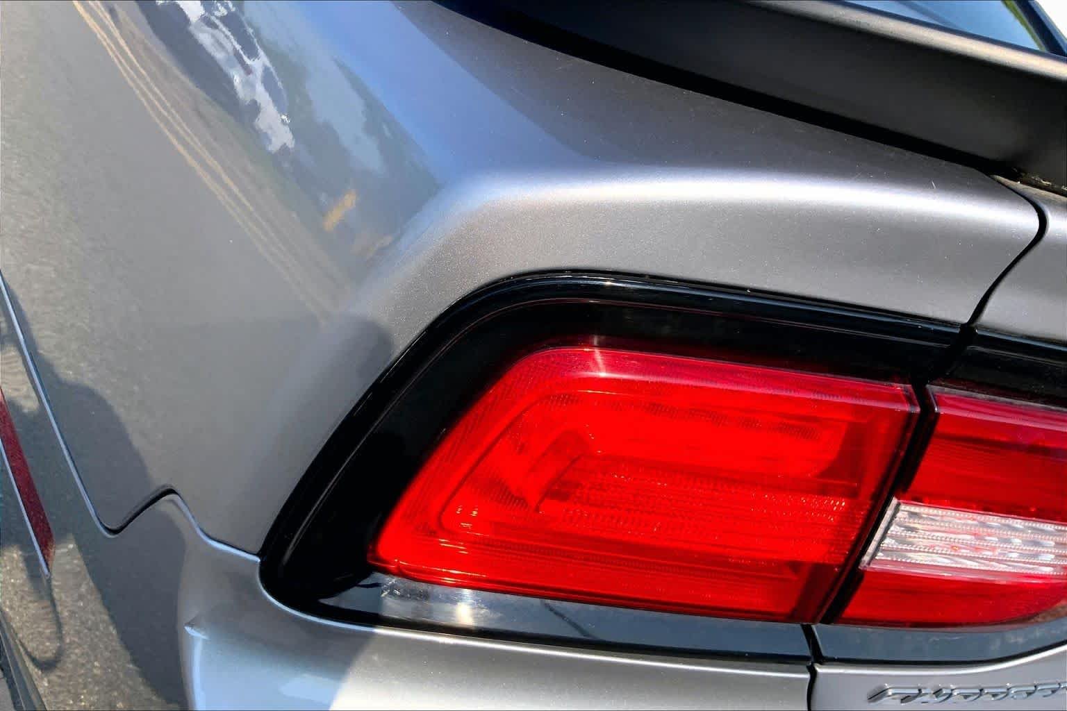 Used 2014 Billet Silver Metallic Clearcoat Dodge SE image 29