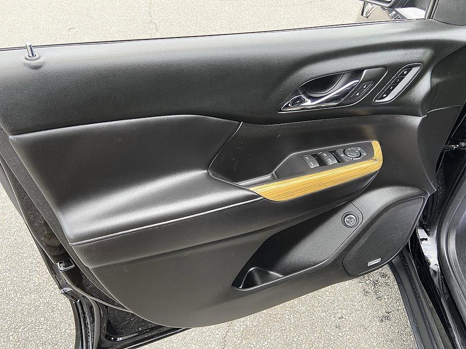 Used 2018 Ebony Twilight Metallic GMC Denali image 9