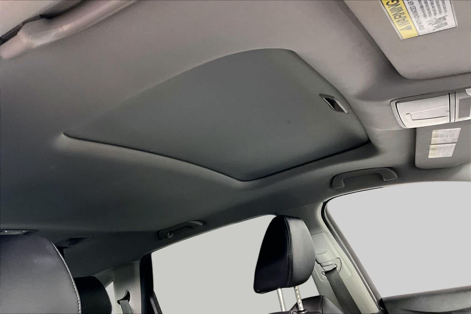 Used 2016 White Diamond Pearl Acura w/Tech image 13