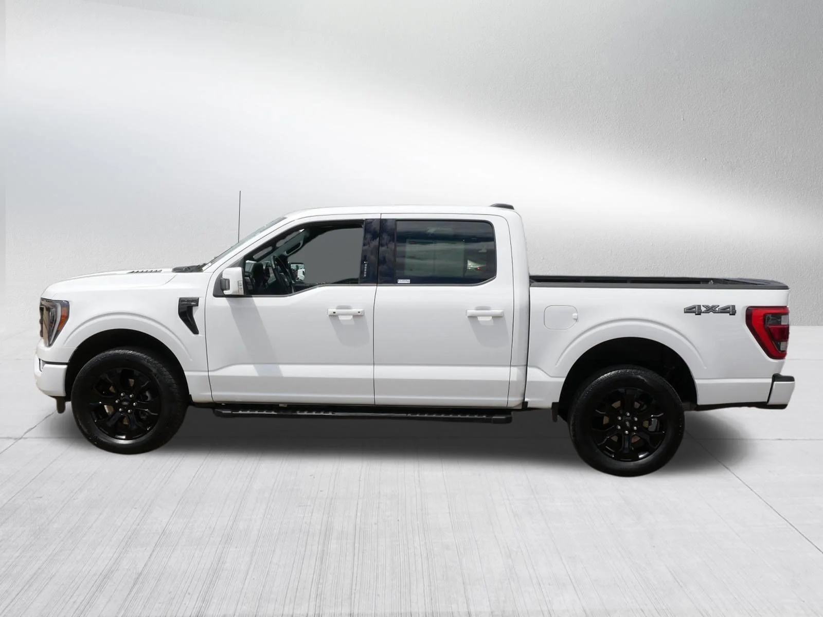 Used 2023 Oxford White Ford LARIAT image 4