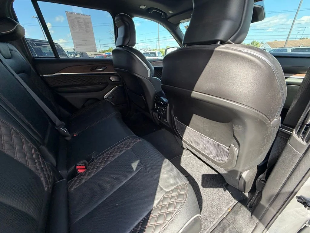 Used 2022 Silver Jeep Summit 4xe image 15