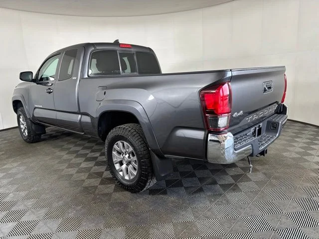 Used 2019 Gray Toyota SR5 image 7