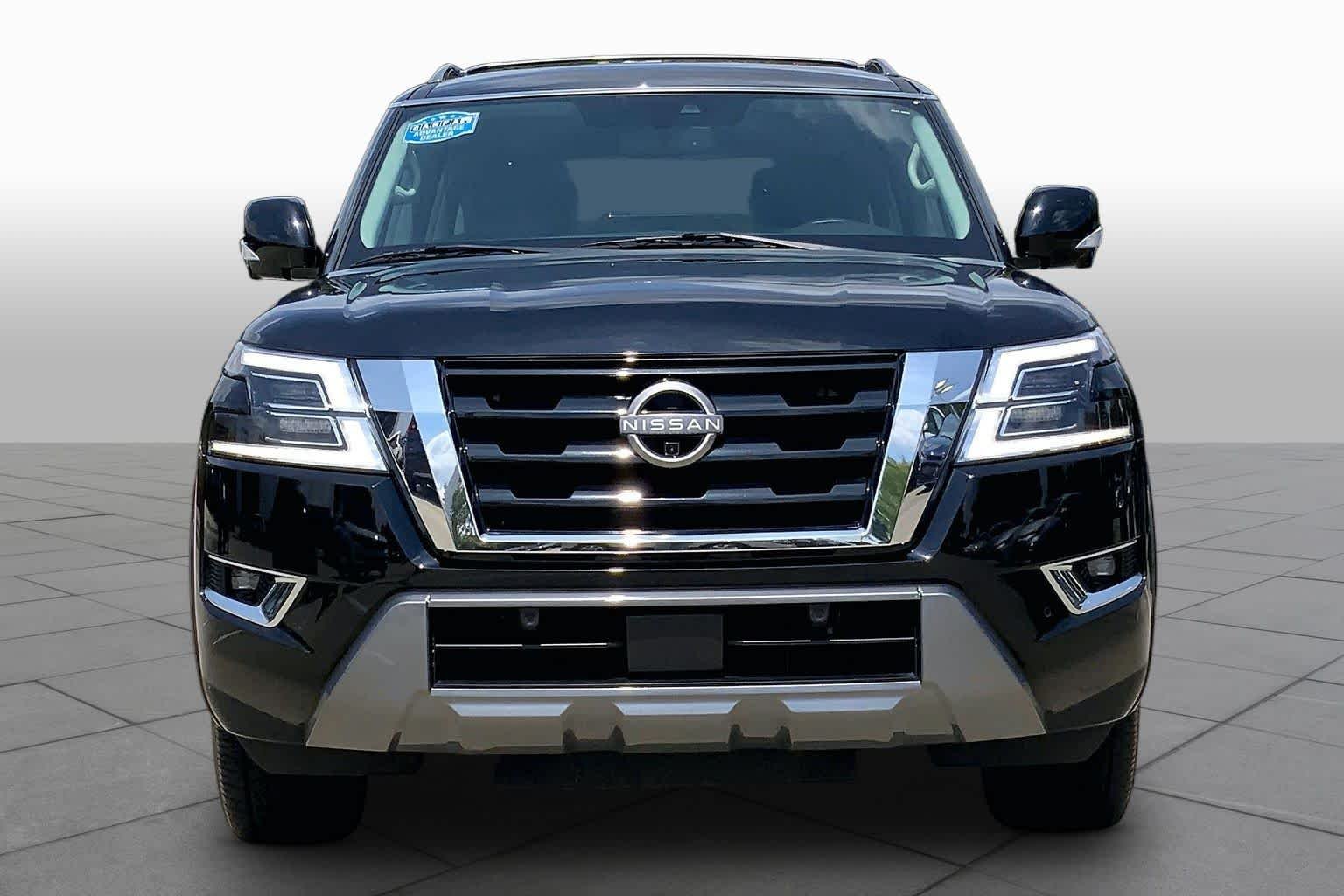 Used 2023 Super Black Nissan SL image 6