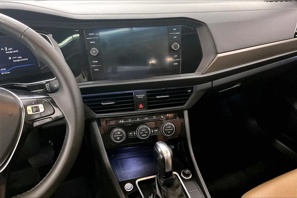 Used 2020 White Volkswagen SEL Premium image 9