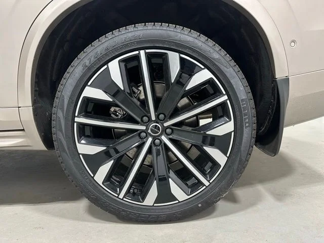 New 2026 Bright Dusk Volvo Plus image 21