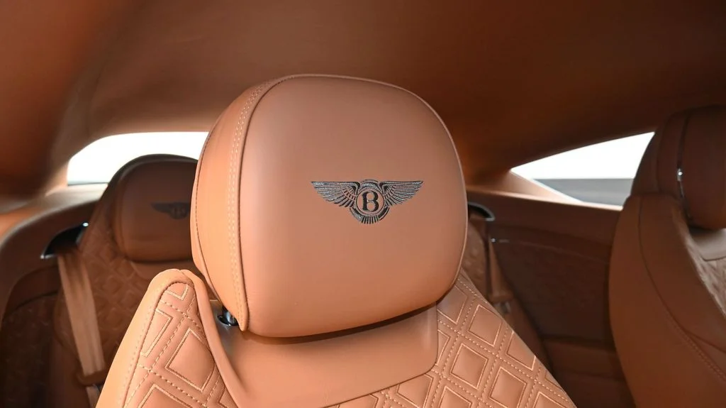 Used 2020 Silver Bentley  image 18