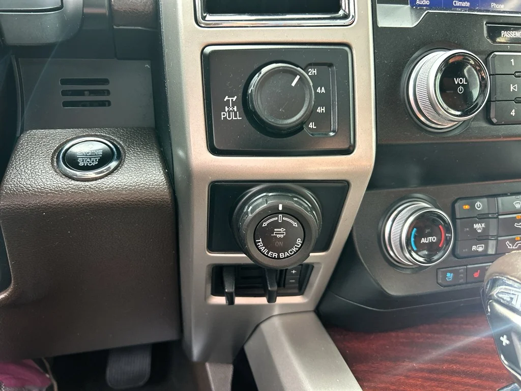 Used 2020 Agate Black Metallic Ford King Ranch image 13