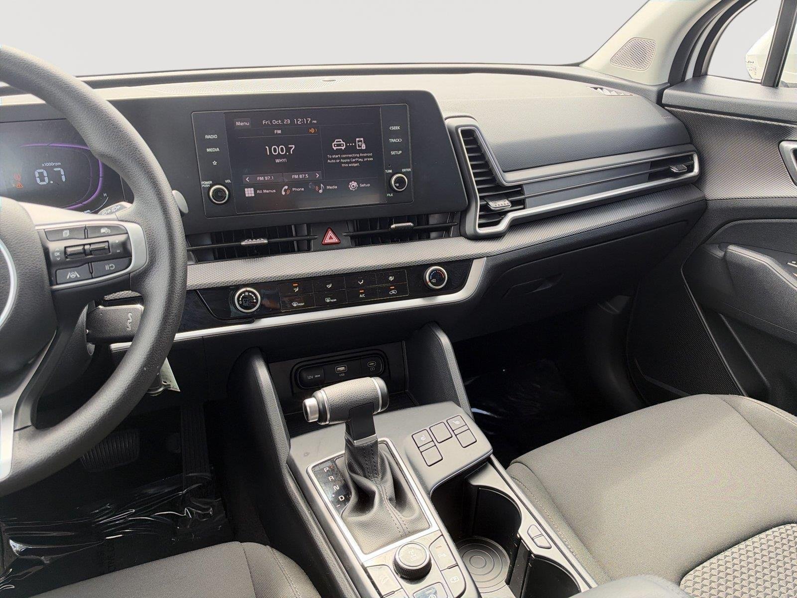 Certified Used 2025 Snow White Pearl Kia LX image 26
