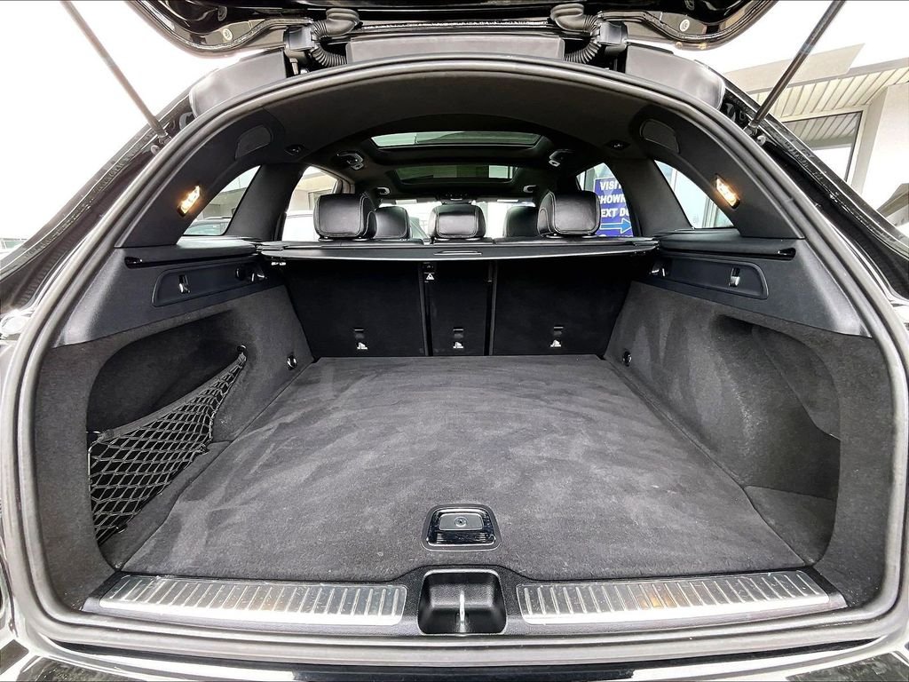 Used 2022 Black Mercedes-Benz GLC 300 image 17