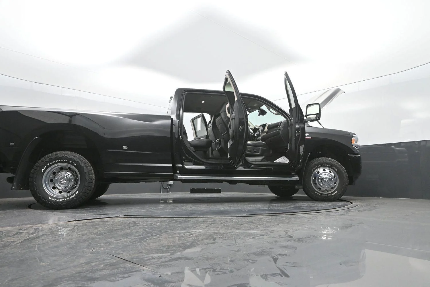 Used 2024 Diamond Black Crystal Pearlcoat Ram Laramie image 56